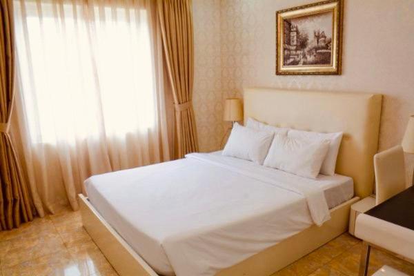 Khách sạn Golden & 3*